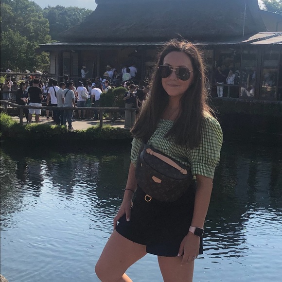 Meet your Posher, Amy - Picture 1 of 1